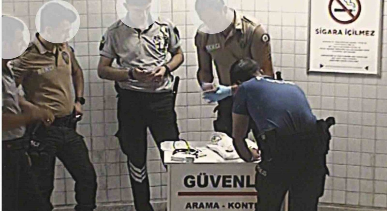 İZBANda unutulan para sahibini bekliyor