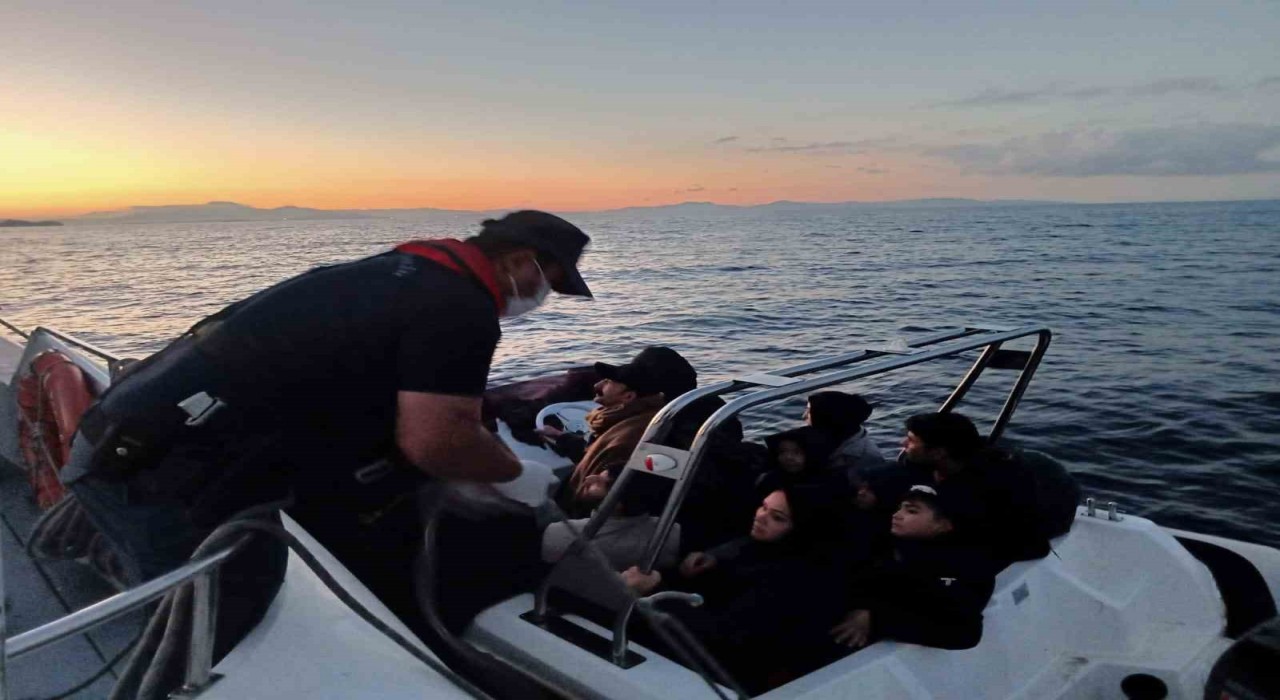 İzmirde 72 düzensiz göçmen yakalandı, 31 göçmen kurtarıldı