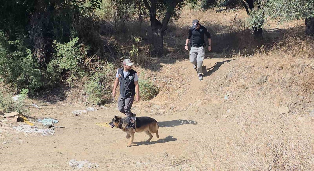 İzmirde annesinin toprağa gömdüğü bebeği arama çalışmaları sürüyor