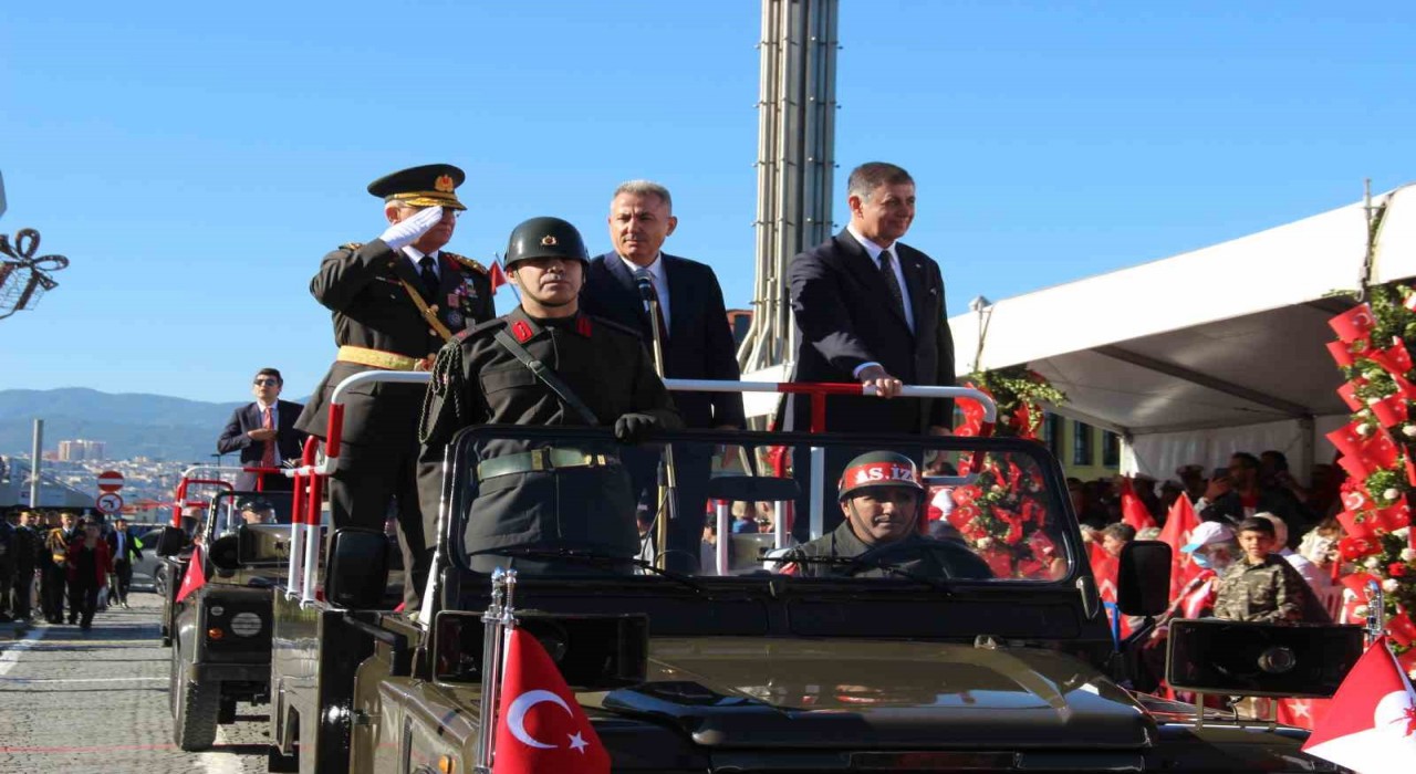 İzmirde Cumhuriyet Bayramı coşkusu