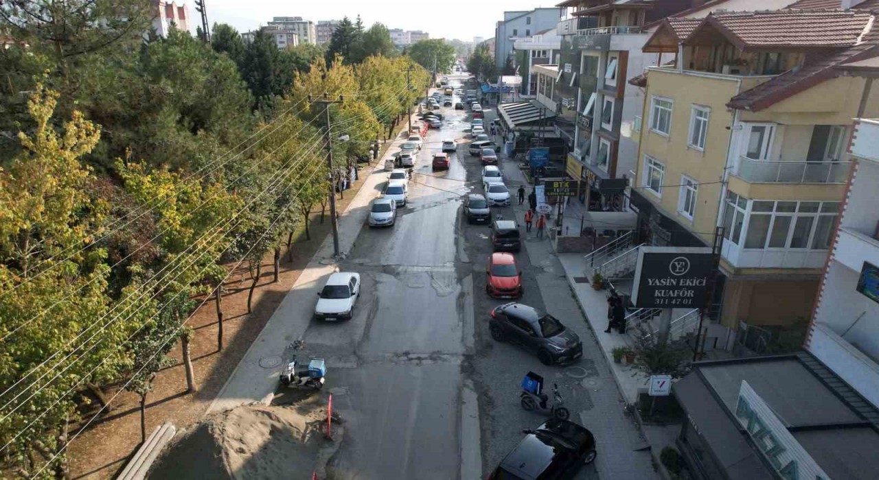 İzmitte Şehit Ergün Köncü Caddesi yenileniyor