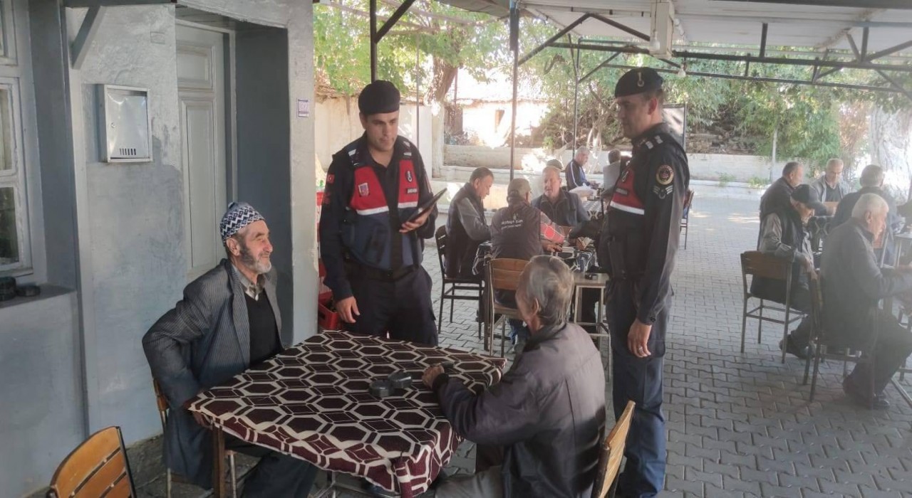 Jandarma ekipleri Karacasuda halk sağlığı için sahada