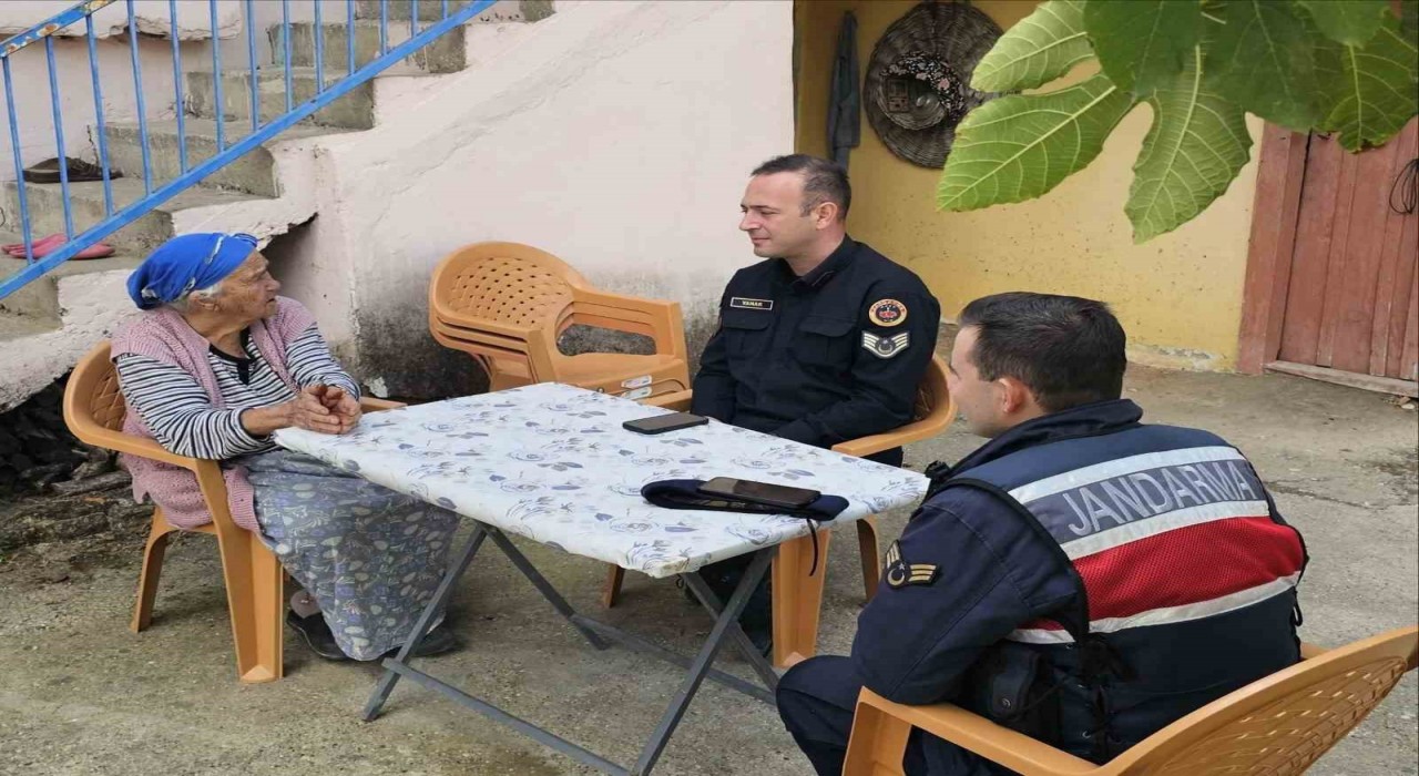 Jandarmadan şehit annesine vefa