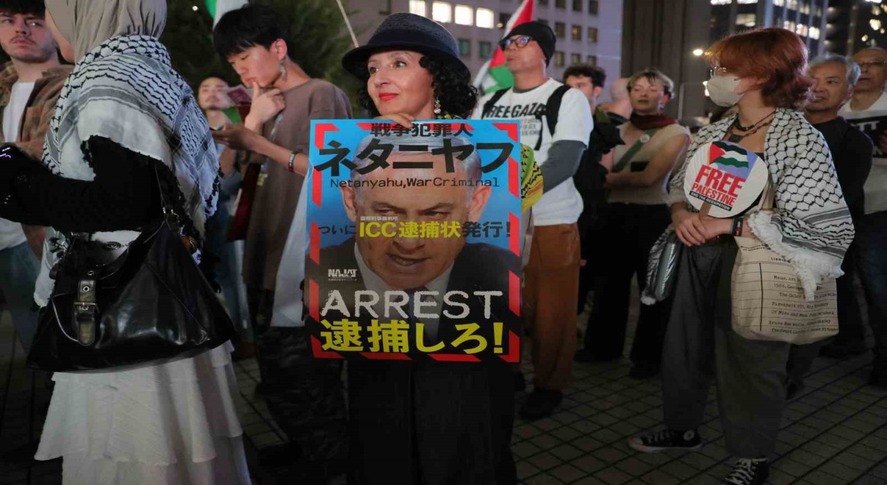 Japonyada İsrailin Gazzeye saldırılarının 2nci yıl dönümü protesto edildi