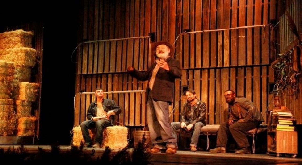 John Steinbeckin Fareler ve İnsanlar eseri yeniden tiyatro sahnesinde