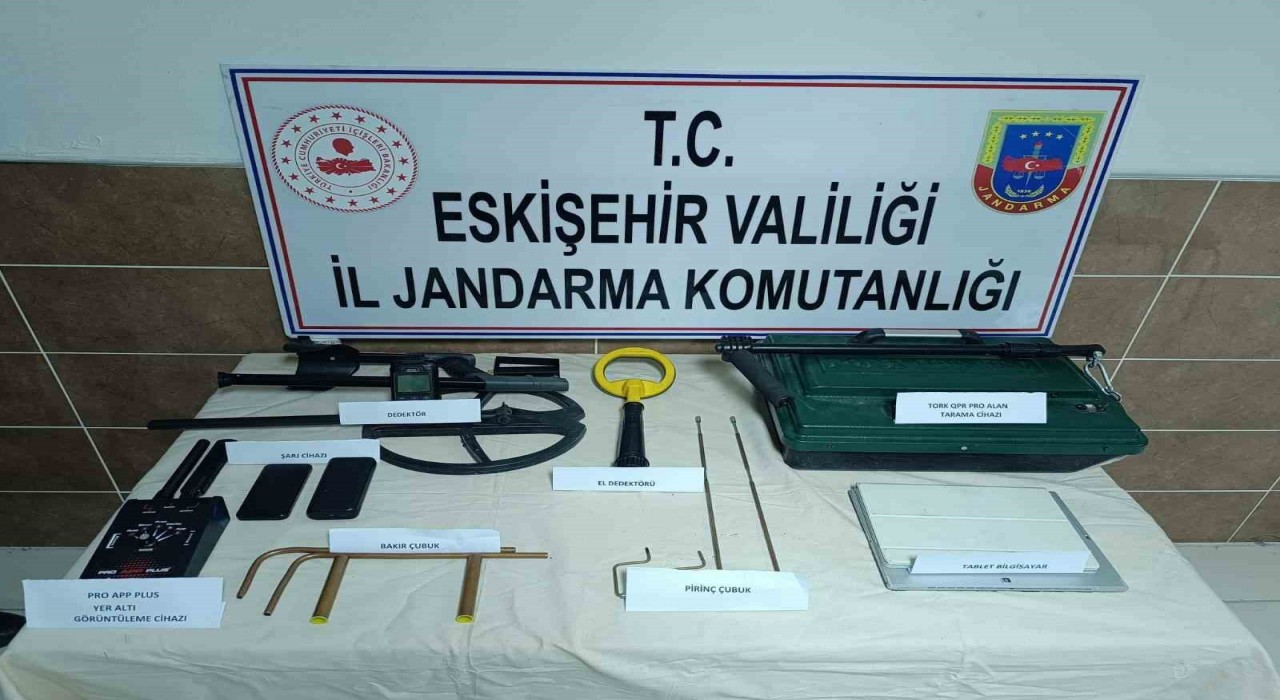 Kaçak kazı yapan 5 şahıs suçüstü yakalandı