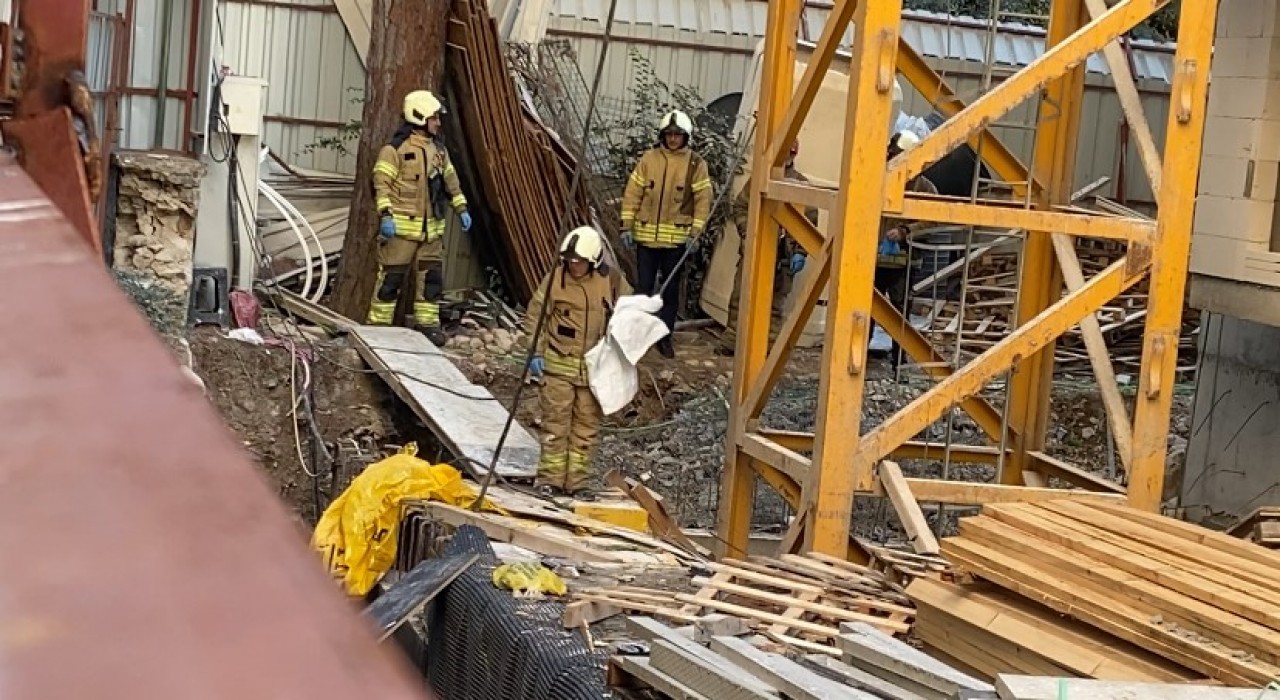 Kadıköyde inşaattan düşen 60 yaşındaki işçi hayatını kaybetti