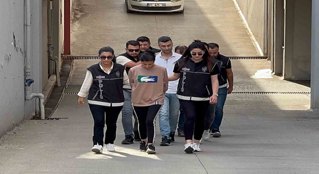 Kadınlar Gününde kurye kılığına girip senet imzalatmışlar: 3 tutuklama