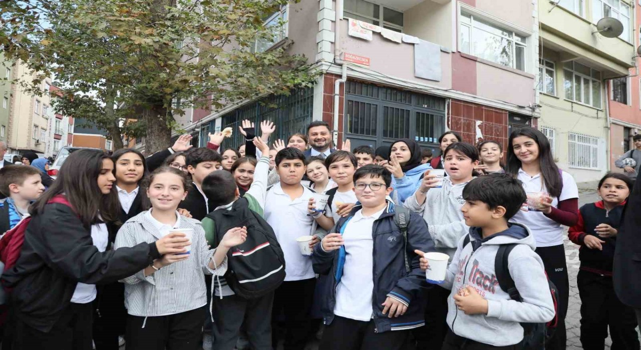 Kağıthane Belediyesinden okullara sıcak çorba ikramı