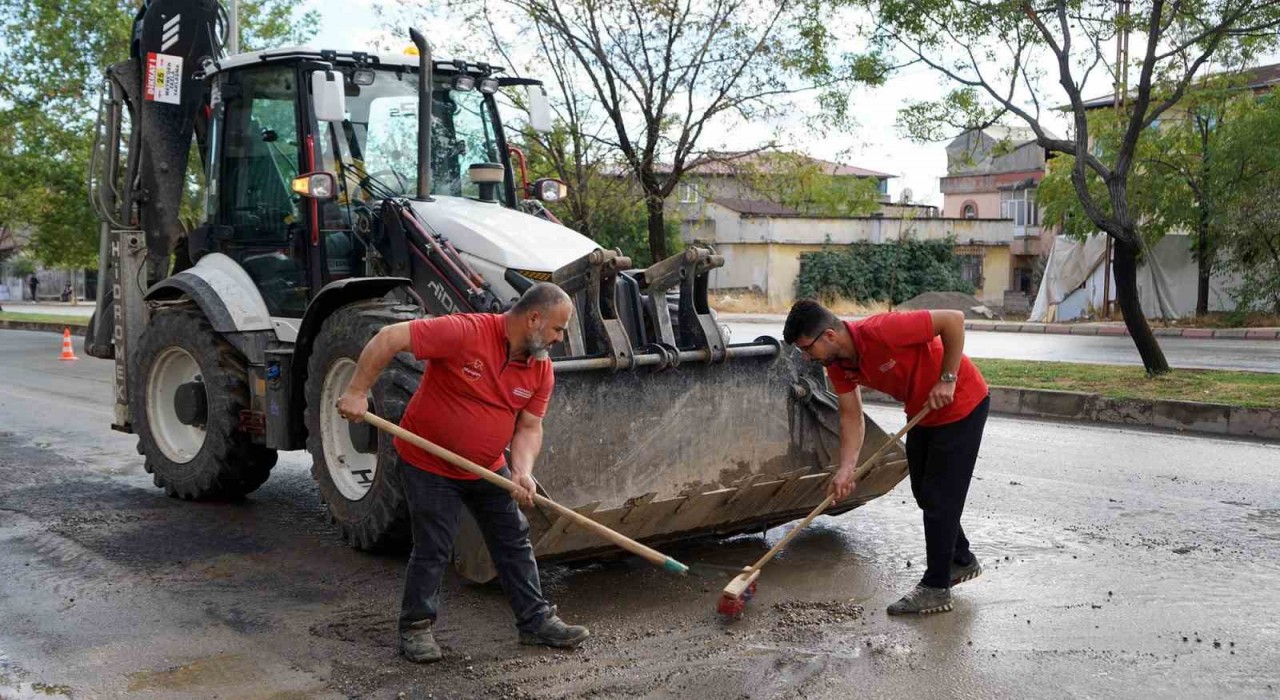 Kahramanmaraşta yağış sonrası temizlik