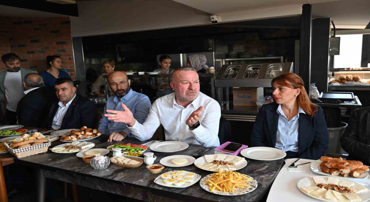 Karabatıdan sevgiyolu esnafıyla prestij buluşması