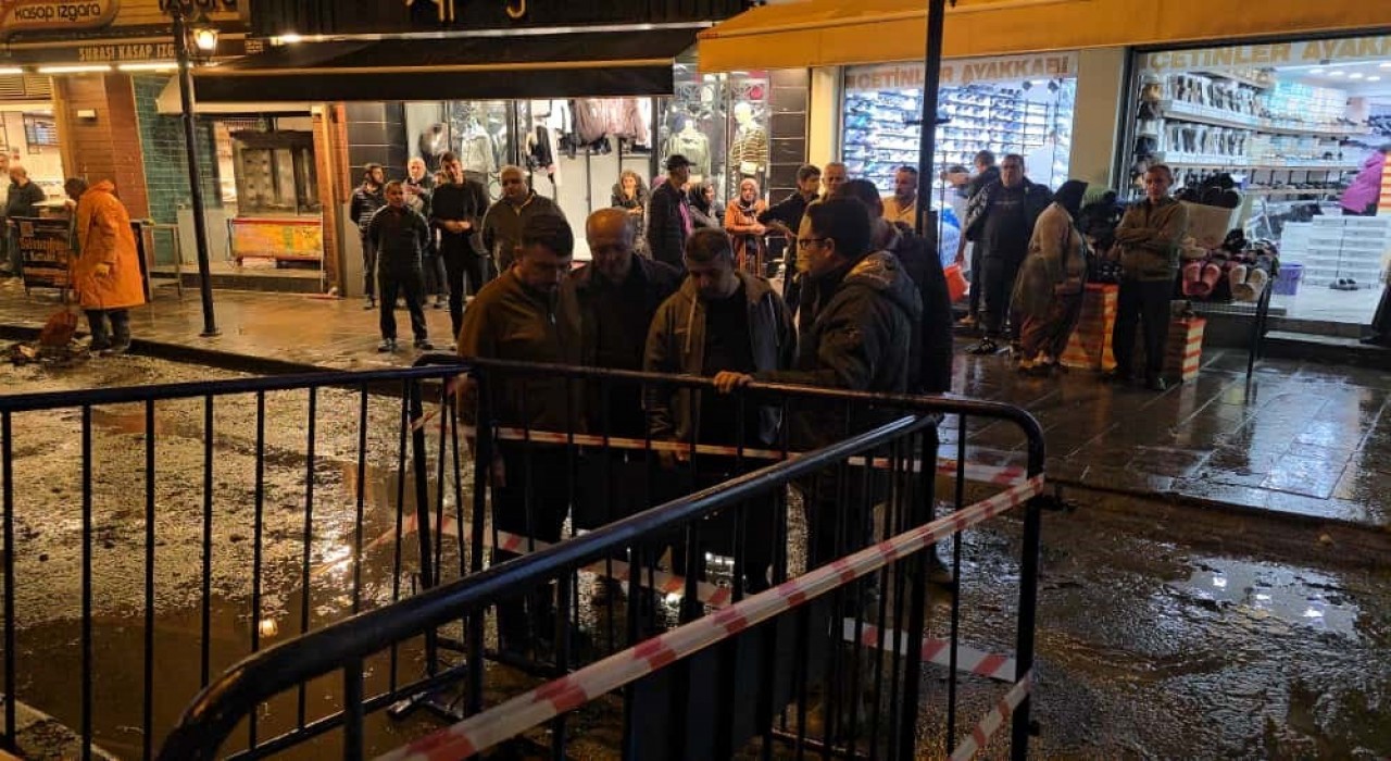 Karadeniz Ereğlide yağış sonrası temizlik çalışmaları başladı