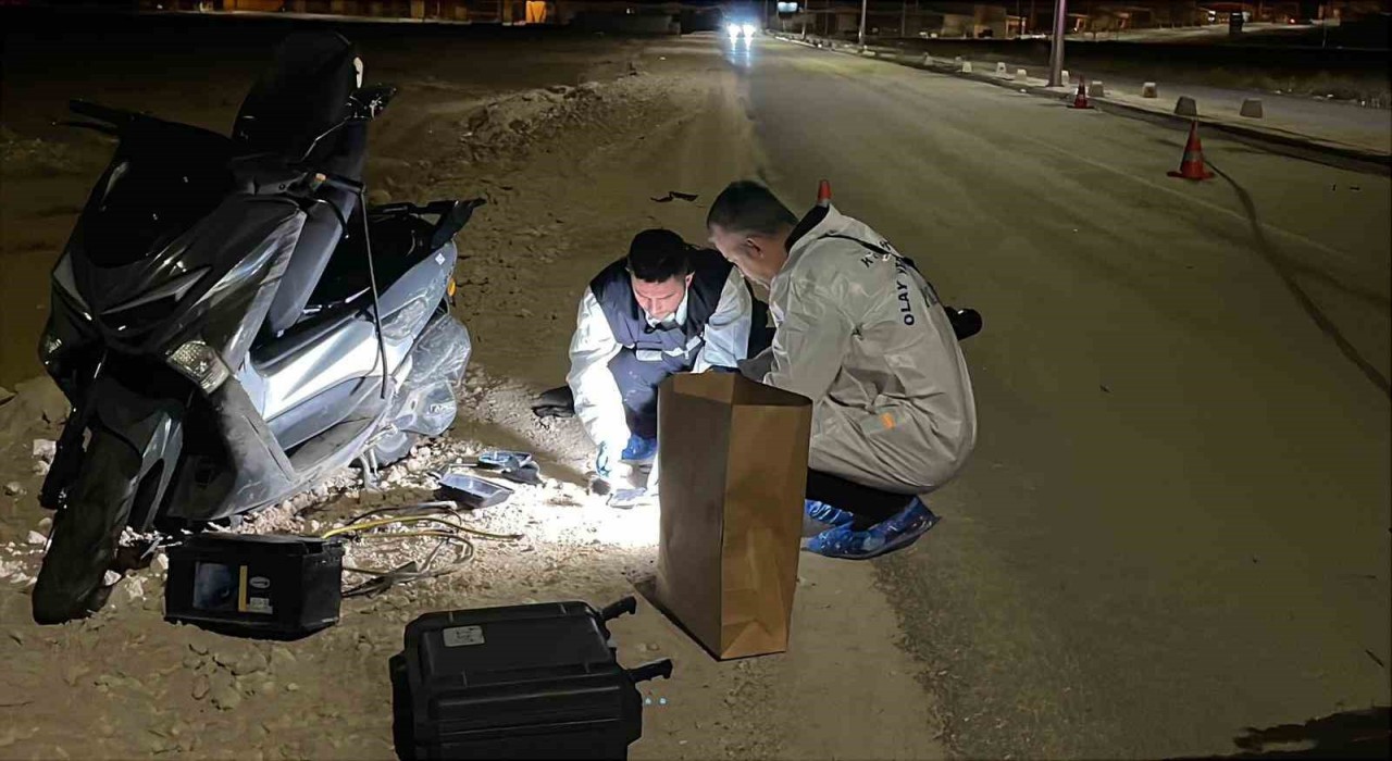 Karamanda devrilen motosikletin genç sürücüsü ağır yaralandı