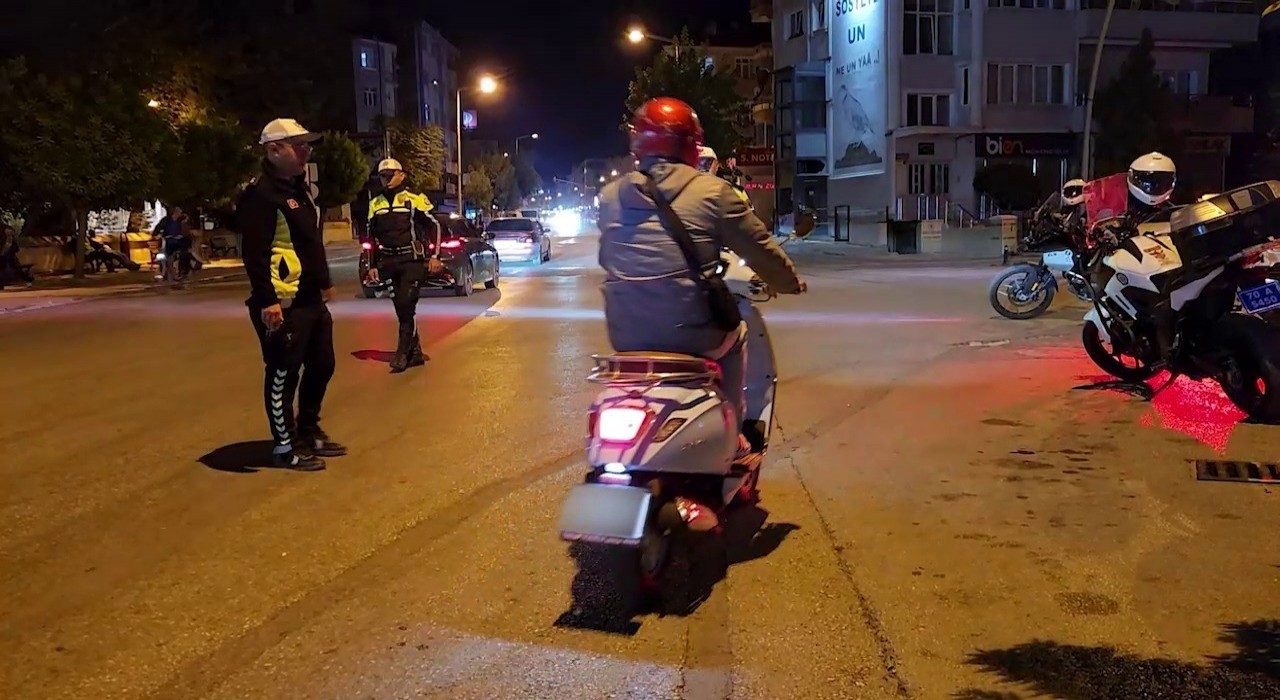 Karamanda motosiklet denetimlerinde 387 sürücüye ceza yazıldı