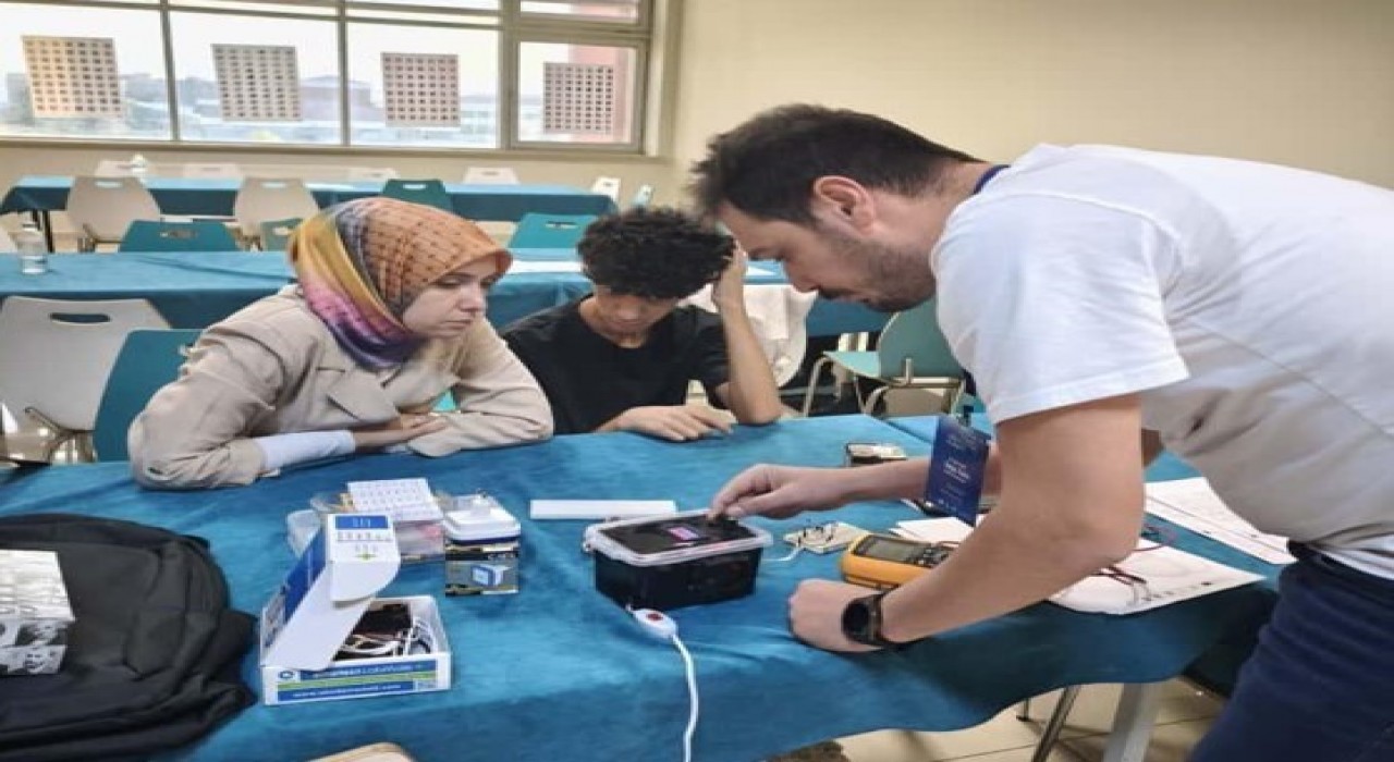 Kars KAÜden Avrupa Birliği Araştırmacıları Gecesi Bilim Şölenine katkı