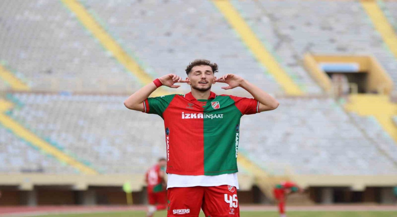 Karşıyakada Yasin Uzunoğlu dikkatleri çekiyor