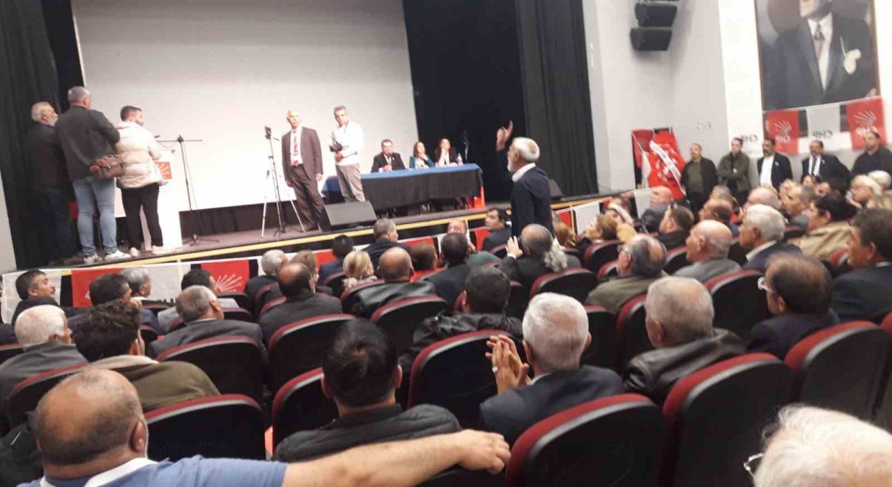 Karsta CHP karıştı: Kongrede şaibe iddiası gerginliğe neden oldu