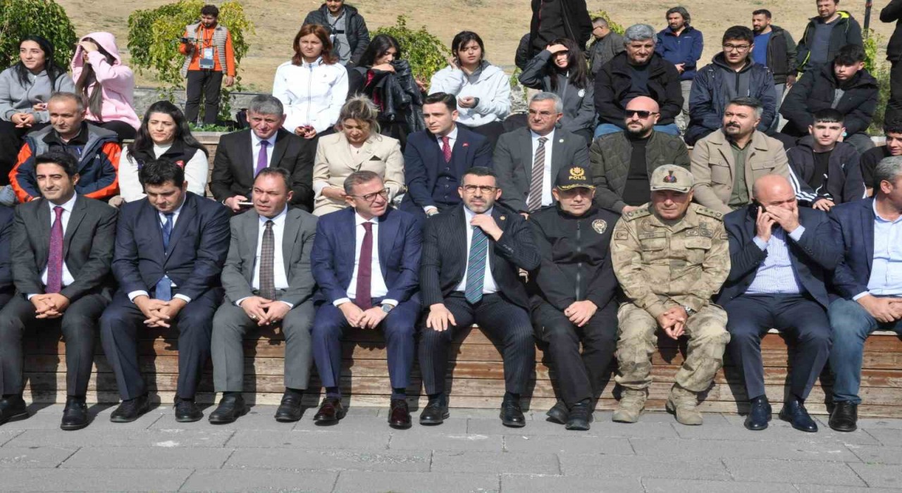 Karsta festival renkli görüntülere sahne oldu