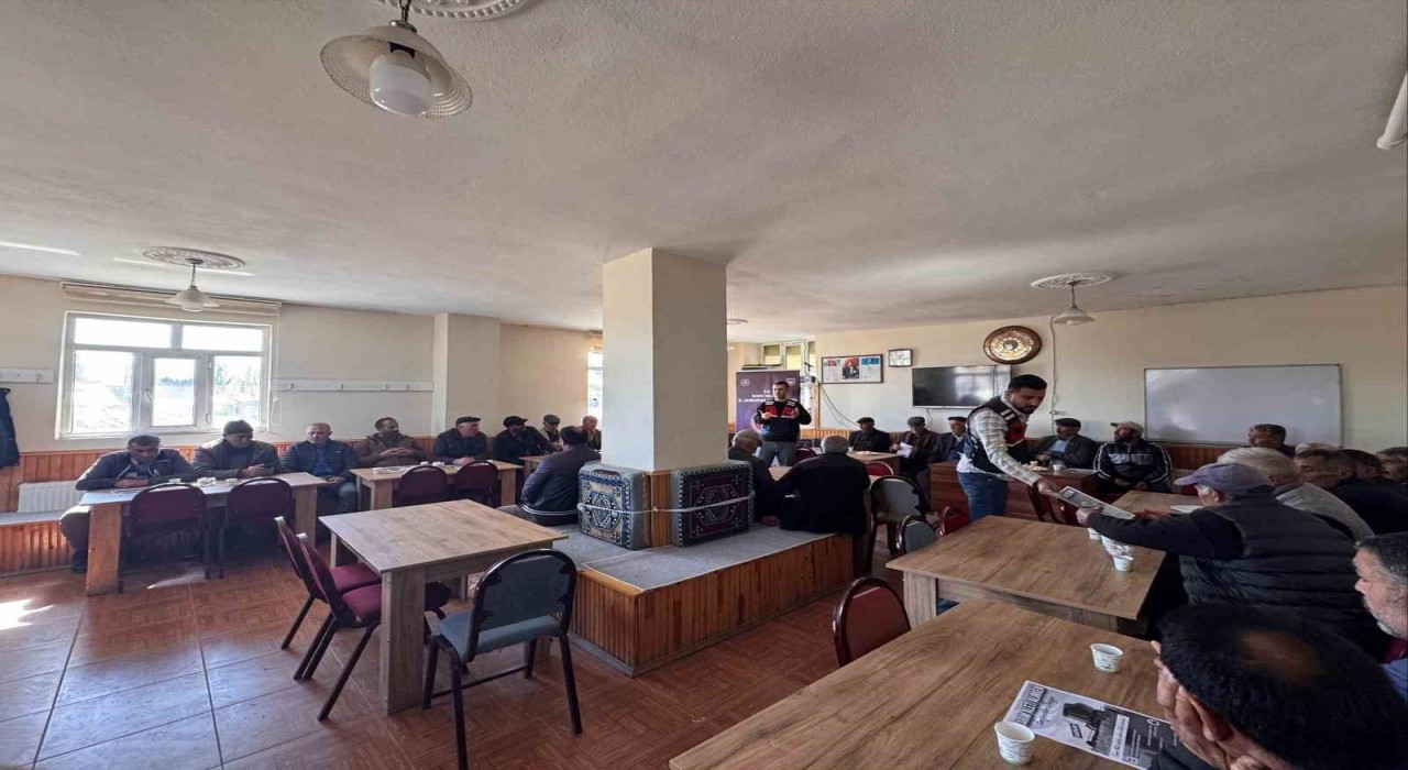 Karsta jandarmadan siber farkındalık eğitimi