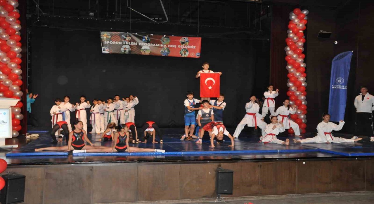 Karsta sporun enleri ödüllendirildi