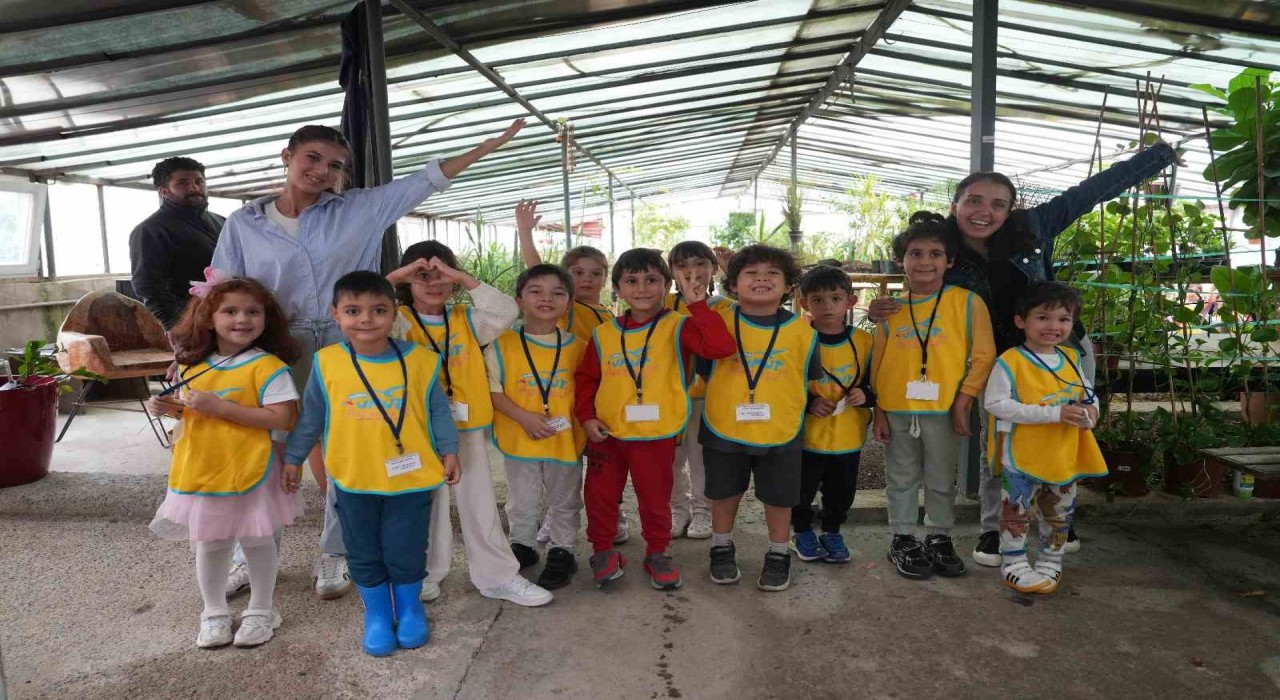Kartal Belediyesinden 4 Ekim Hayvanları Koruma Gününde minik öğrencilere anlamlı etkinlik
