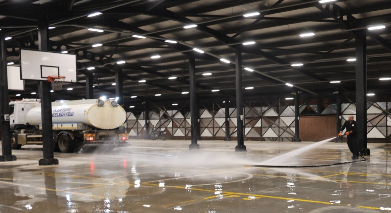 Kartepede her pazar sonrası hijyen seferberliği