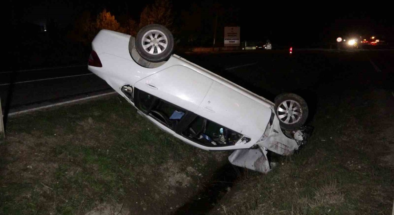 Kastamonuda otomobil takla attı: 2 yaralı