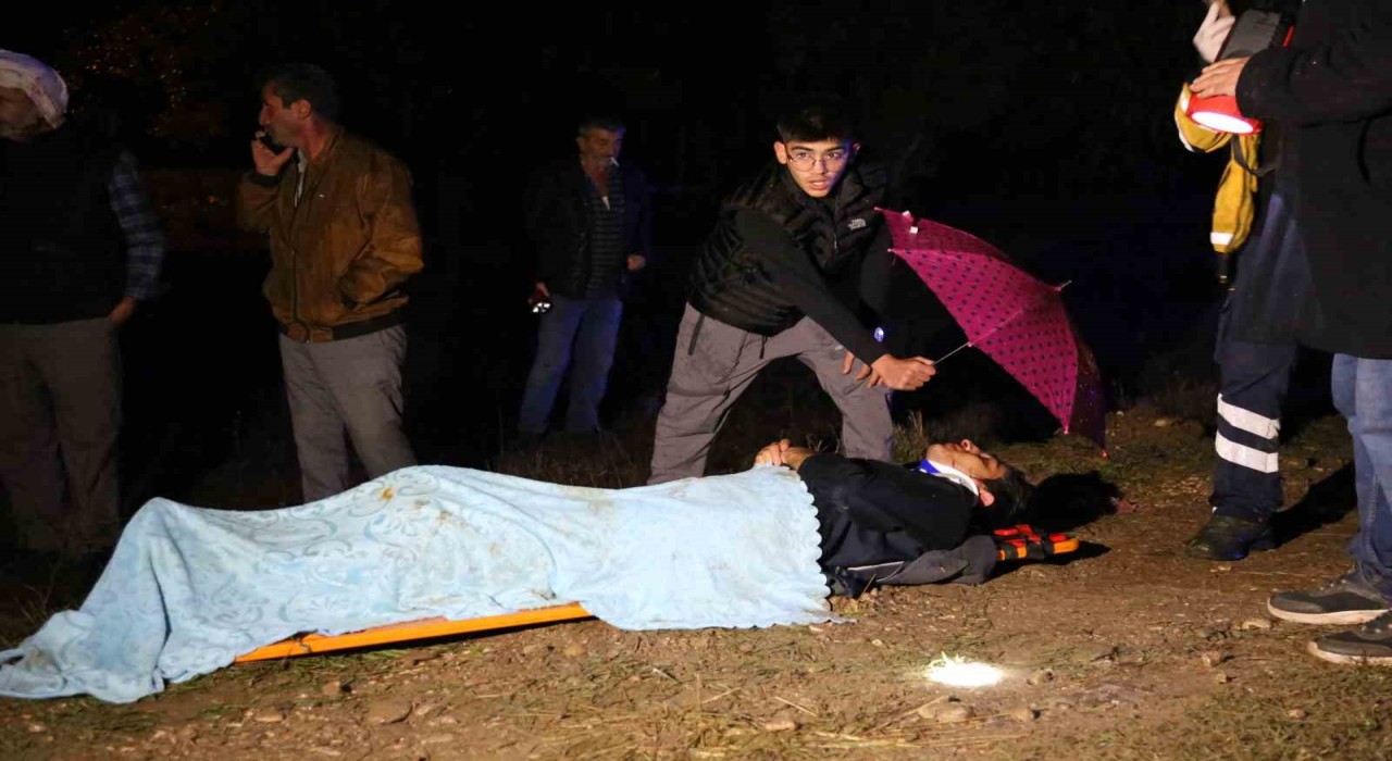 Kastamonuda tur midibüsü devrildi: 24 kişi yaralandı