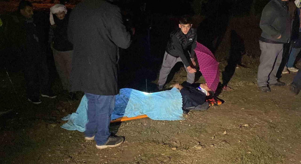 Kastamonuda tur midibüsü devrildi: Çok sayıda yaralı var