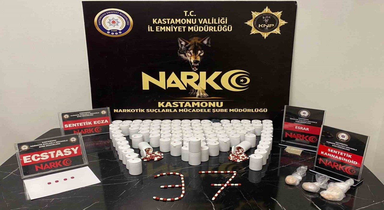 Kastamonuda uyuşturucu maddeyle yakalanan 2 kişi tutuklandı