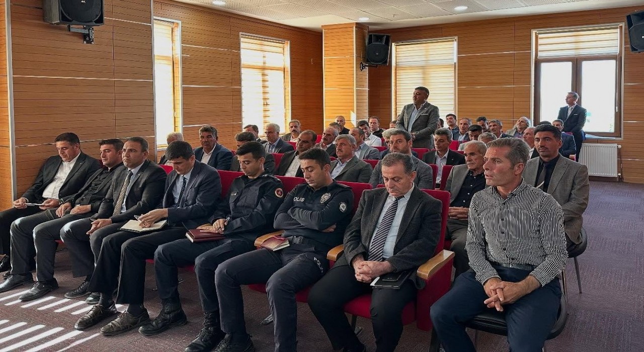 Kaymakam Yıldız, muhtarlarla toplantı düzenledi