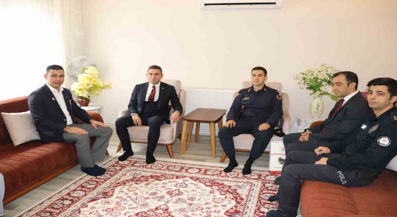 Kaymakam Yıldızdan ilk ziyaret milli mücadele kahramanı Halil Efenin mezarına