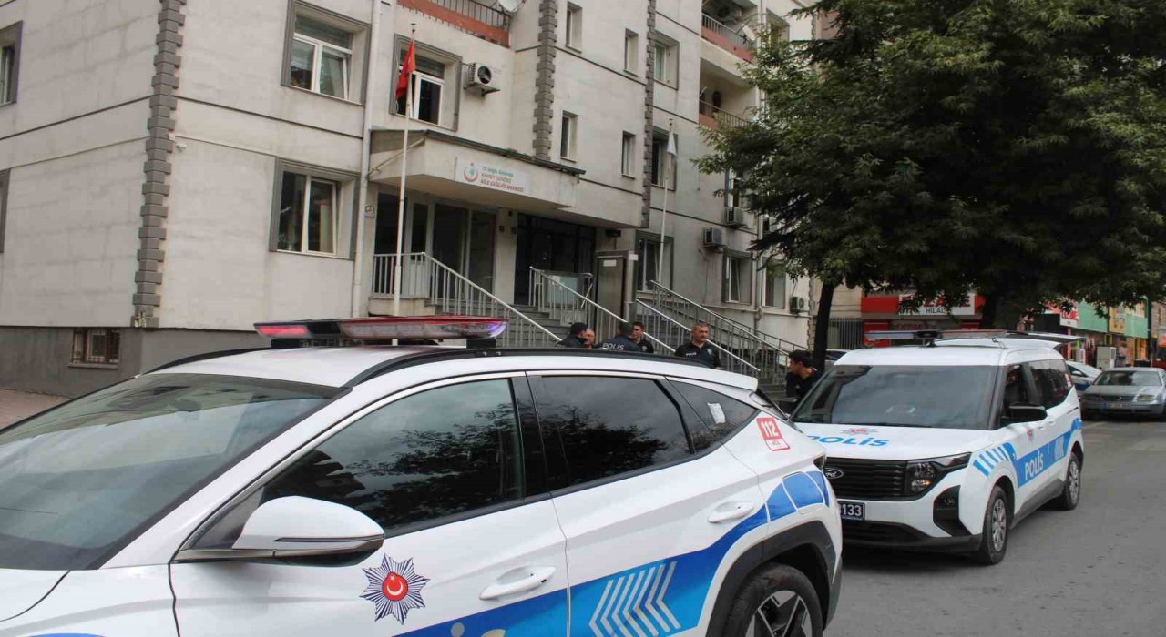 Kayseride sağlık merkezinde sıra kavgası: 3 yaralı