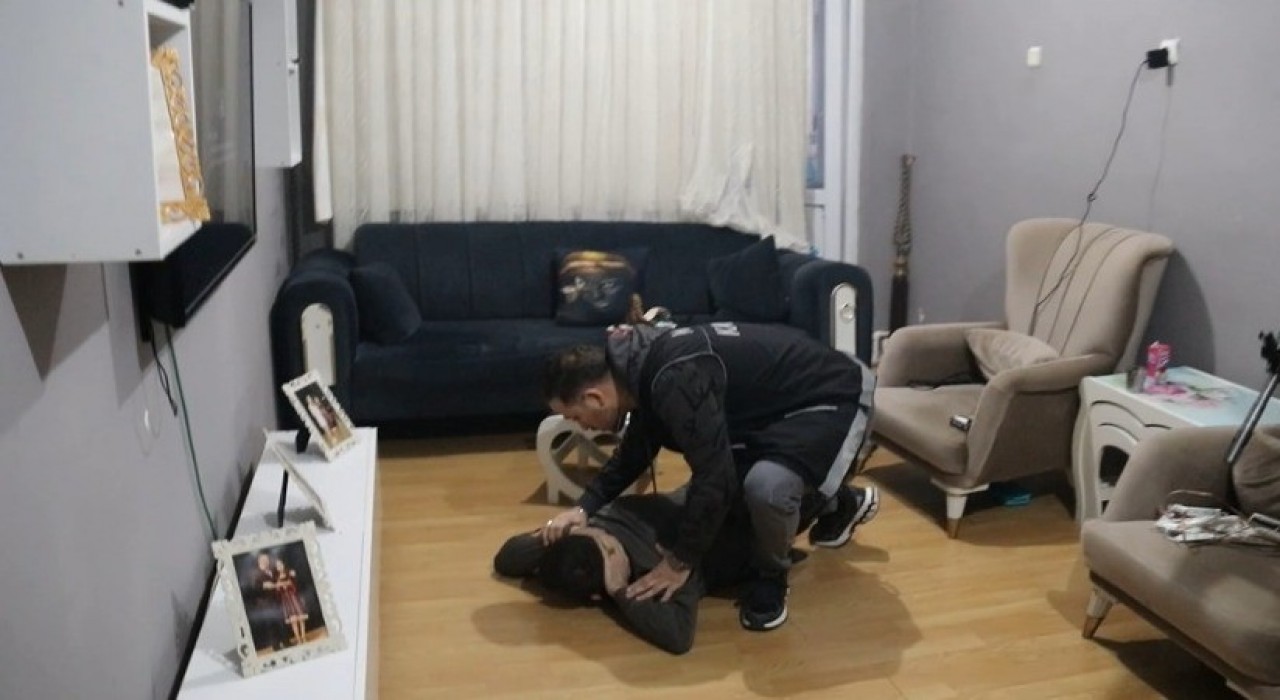 Kayseride sokak satıcılarına darbe: 9 gözaltı