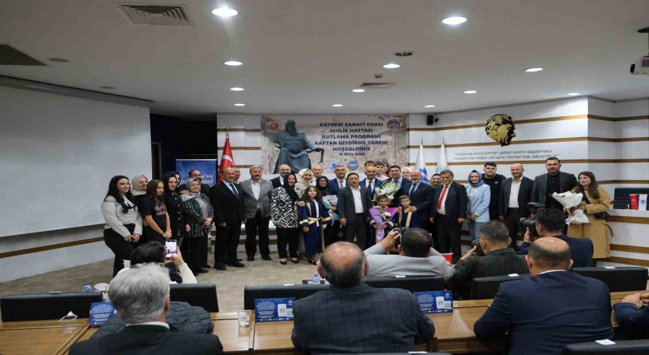 KAYSOda yılın ahisi kaftanını giydi