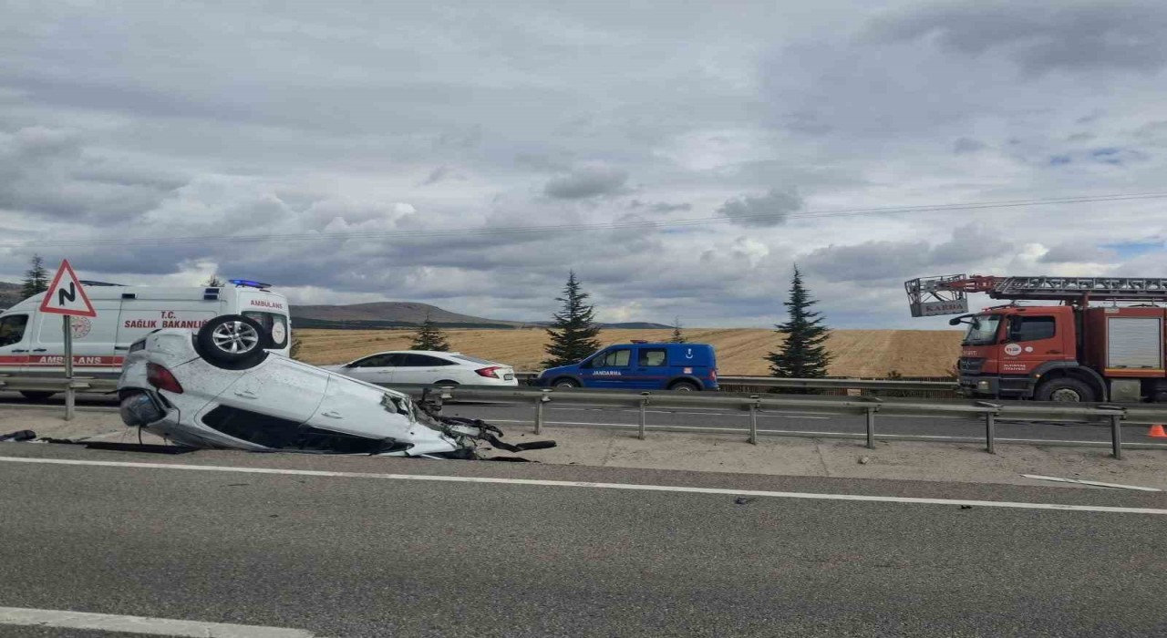 Kaza yapan araçtan fırlayan teker başka bir araca çarparak kazaya neden oldu