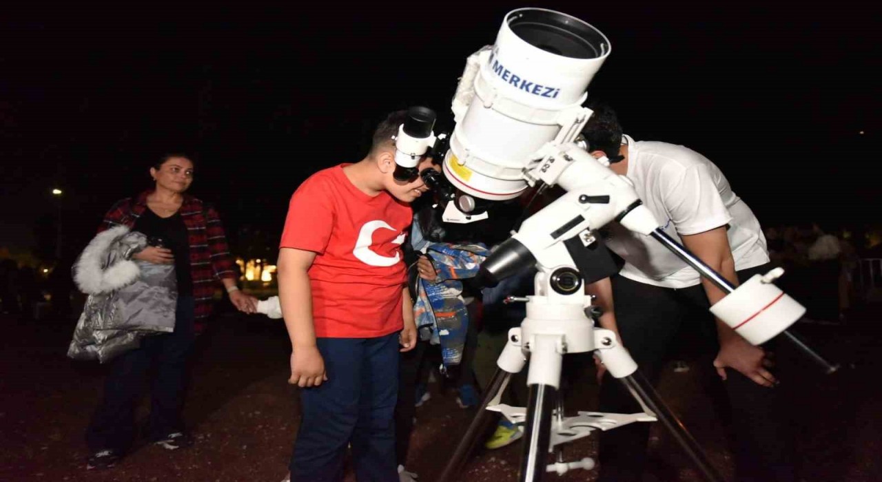 Kepezde Cumhuriyet ve Bilimle Gece Gözlemi etkinliği