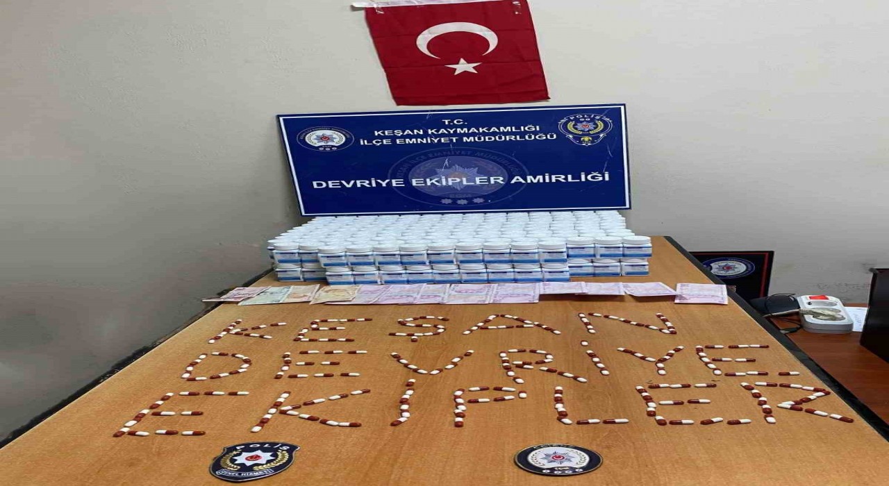 Keşanda park halindeki araçta 16 bin 744 adet uyuşturucu hap ele geçirildi