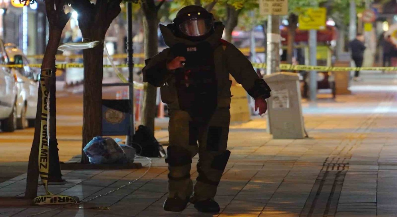 Kırıkkalenin en işlek caddesinde şüpheli paket paniği: Polis meraklı vatandaşlarla adeta imtihan verdi