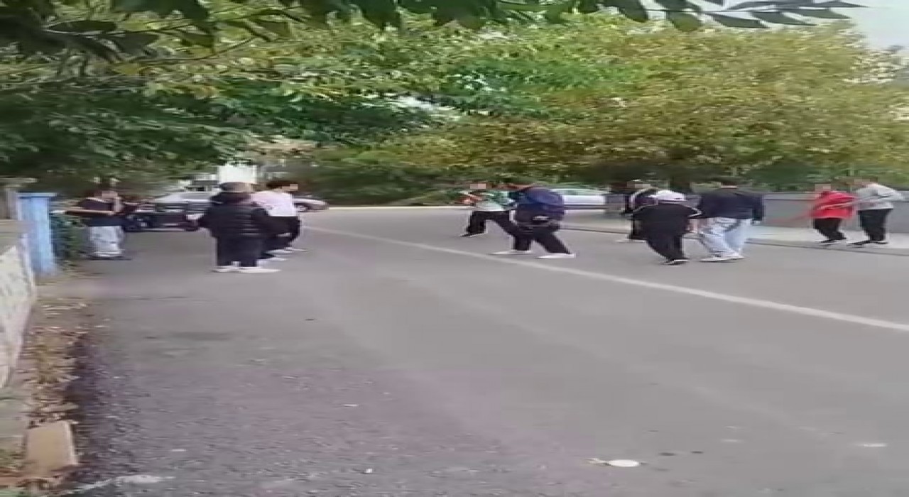 Kız meselesi sebebiyle darp ettikleri gencin çenesini kırdırlar: 4 şüpheli adliyede