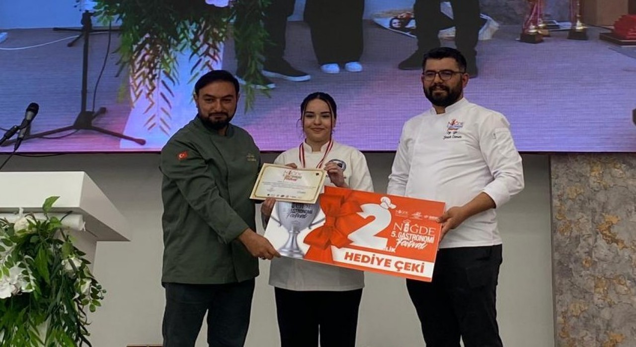 KMÜlü öğrenciler Gastronomi Festivalinden madalyalarla döndü