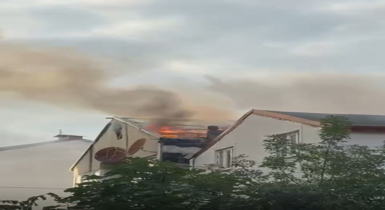 Kocaelide çatı yangını korkuttu