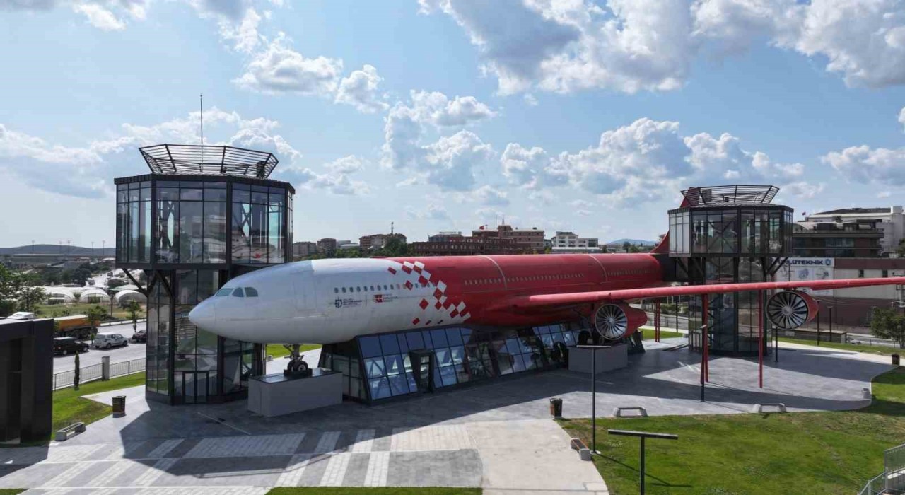 Kocaelinin UçakPark Bilim Merkezine yoğun ilgi