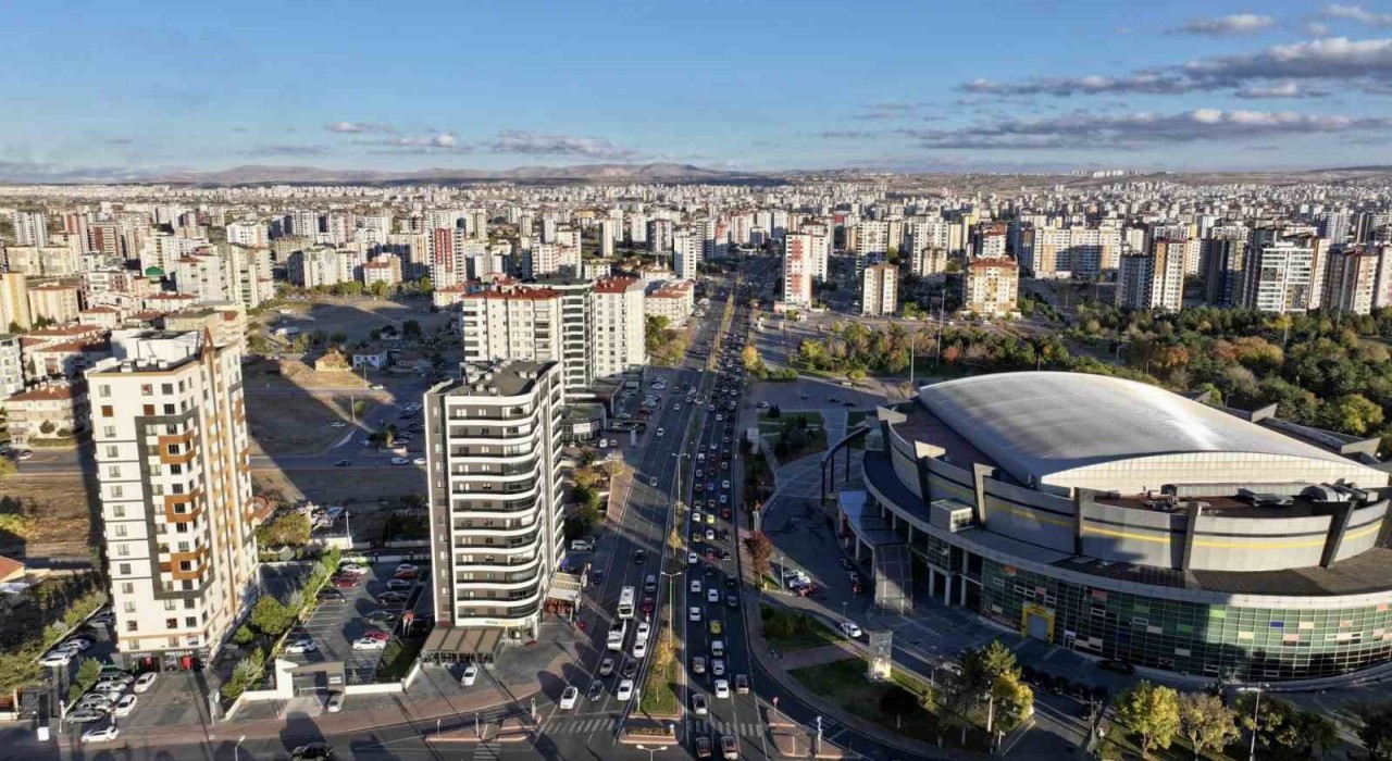 Kocasinanda ‘Ay Yıldız Turuna yüzlerce araç katıldı