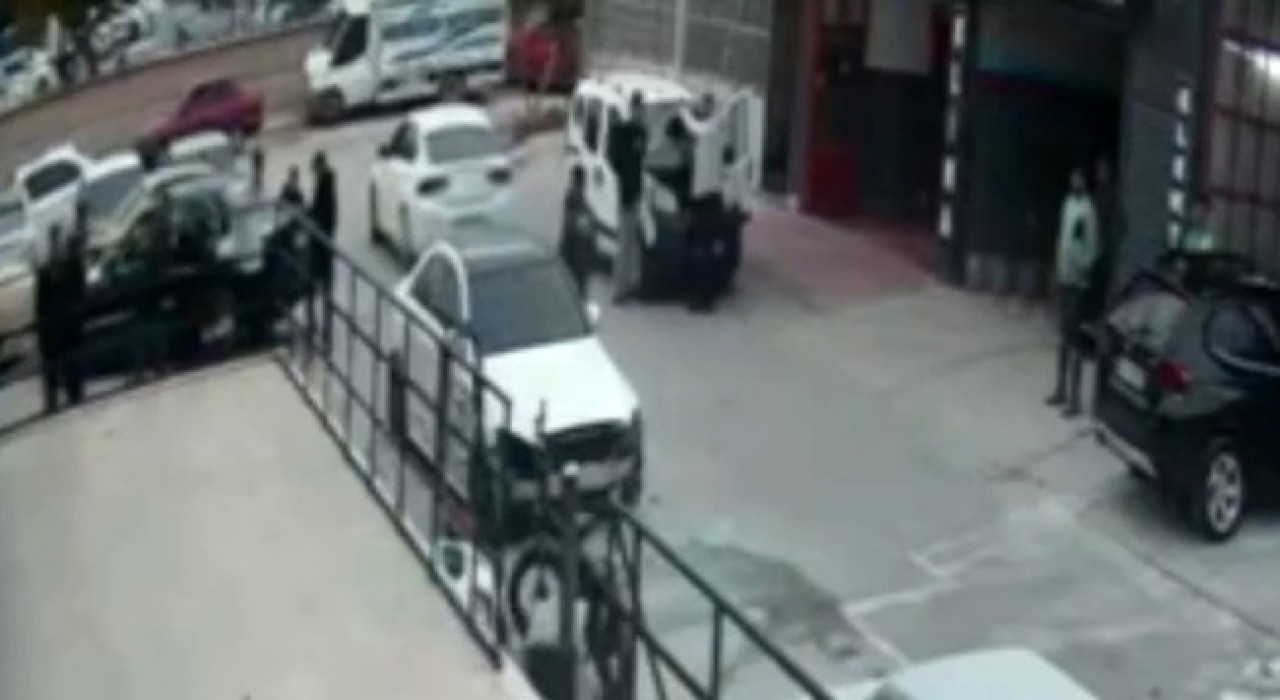 Konyada 12 kişinin yaralandığı silahlı saldırı kamerada