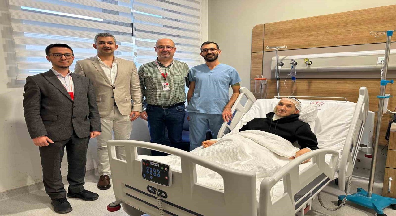 Kopmak üzere olan kulağı kurtarıldı