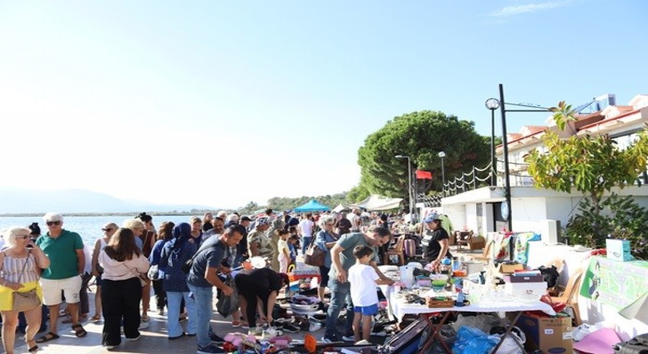 Köyceğiz ikinci el pazarında yoğunluk yaşandı