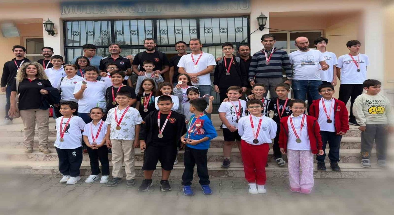 Köyceğizde satranç turnuvasında yarıştılar