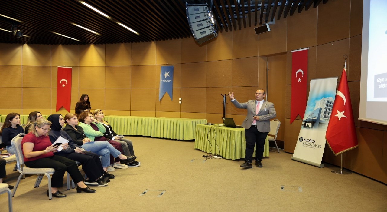 Küçükçekmece Belediyesi Meme Kanseri Farkındalık semineri düzenledi