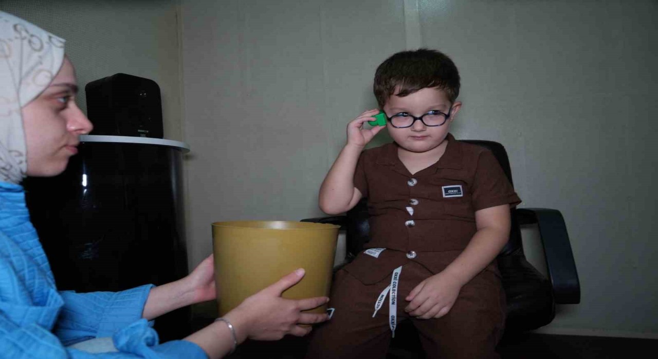 Kulaklık kullanırken dikkat: Yüksek sesli müzik ve uzun maruziyetten uzak durmalı, etkileri geri dönüşümsüz olarak ortaya çıkıyor